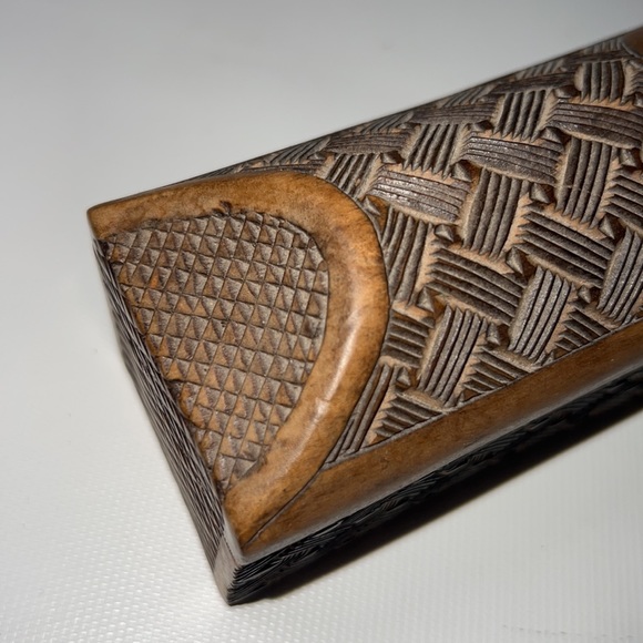 Hand Carved West African Wooden Trinket Box - Picture 5 of 5